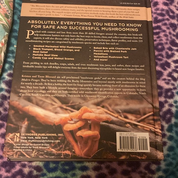 Wild mushrooms a cookbook and foraging guide - Picture 2 of 5